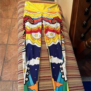 NEW WITH TAGS Niyama Sol DREAMER Vibrant Rainbow Leggings